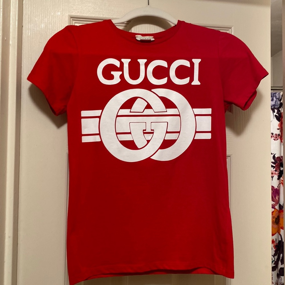Gucci Kids size 10 red logo tshirt